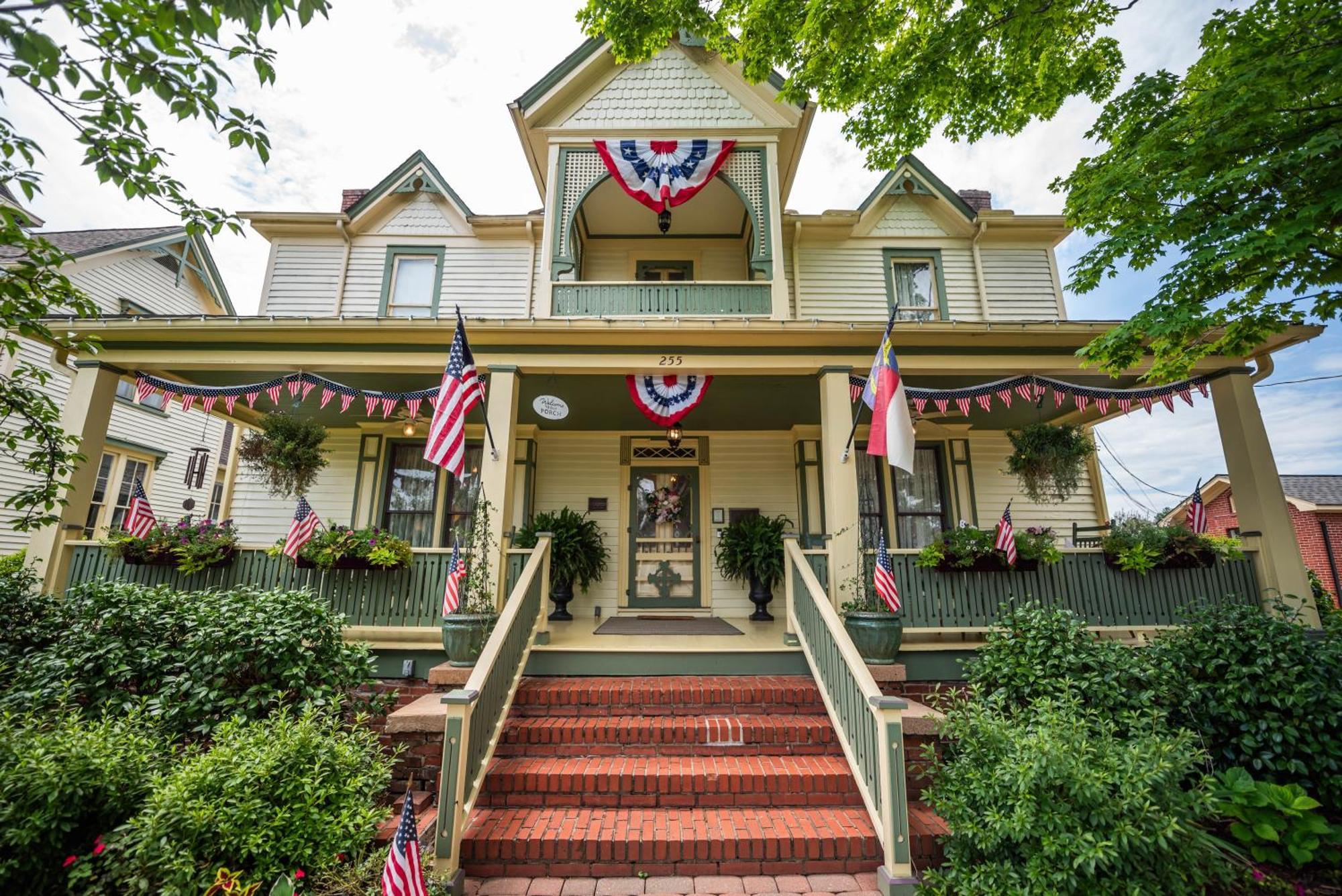 Carrier Houses Bed & Breakfast Rutherfordton Exterior foto