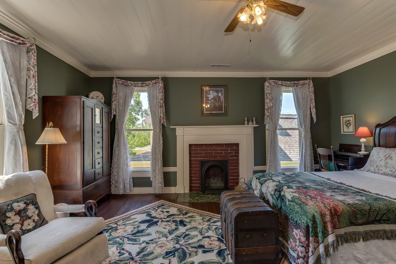 Carrier Houses Bed & Breakfast Rutherfordton Exterior foto